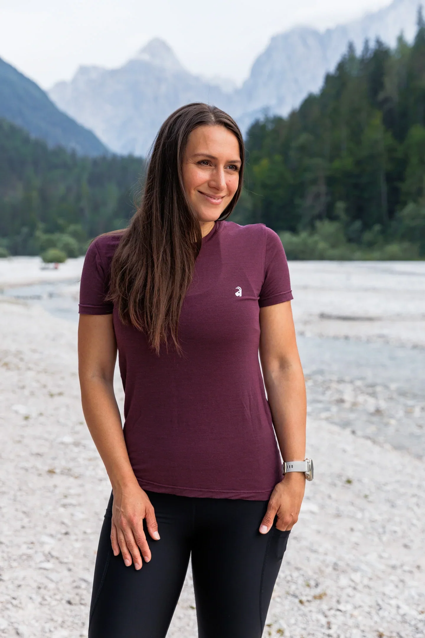 Breeze Merino Tee Aubergine - Image 7