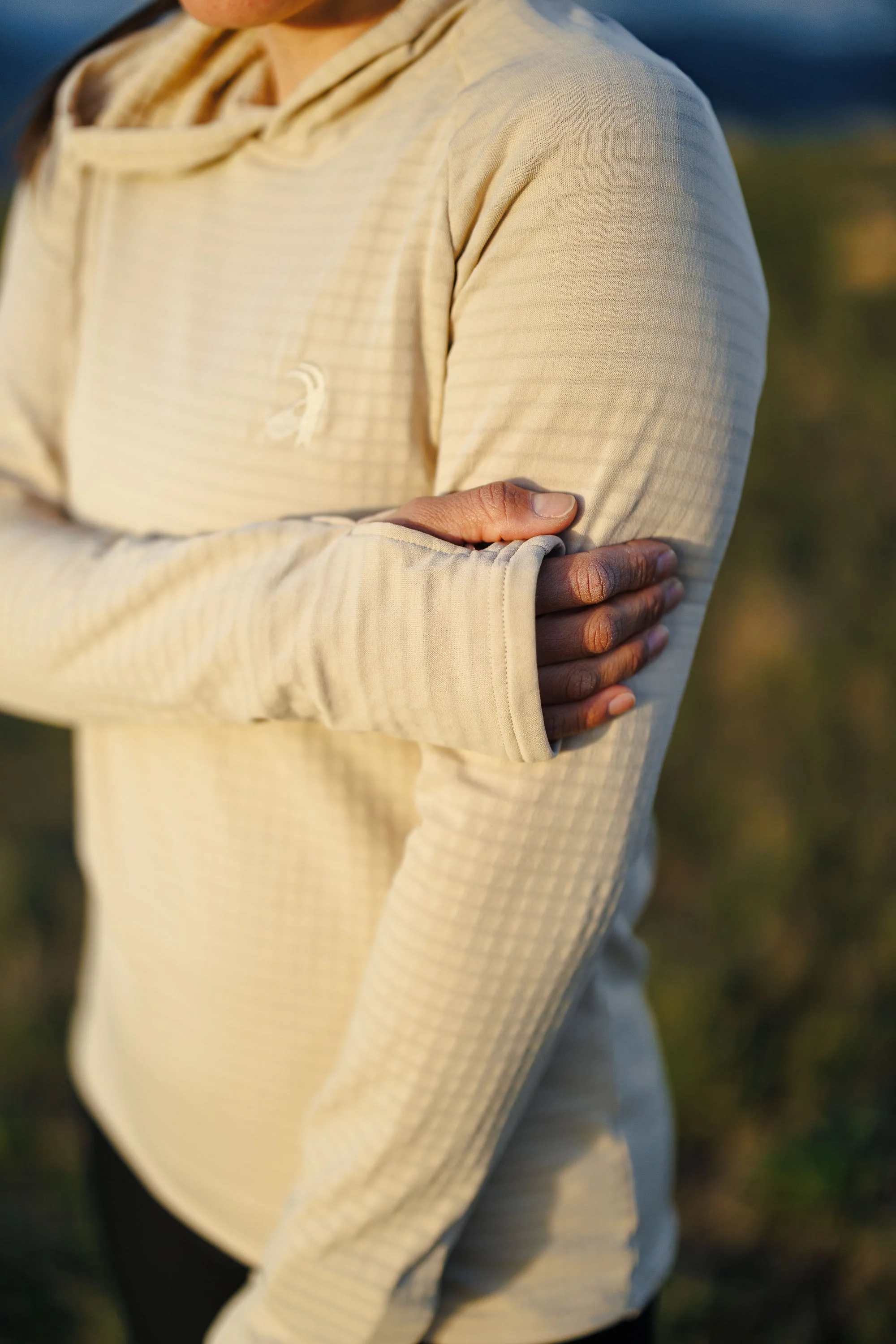 Elevate Hoody Sand - Image 15