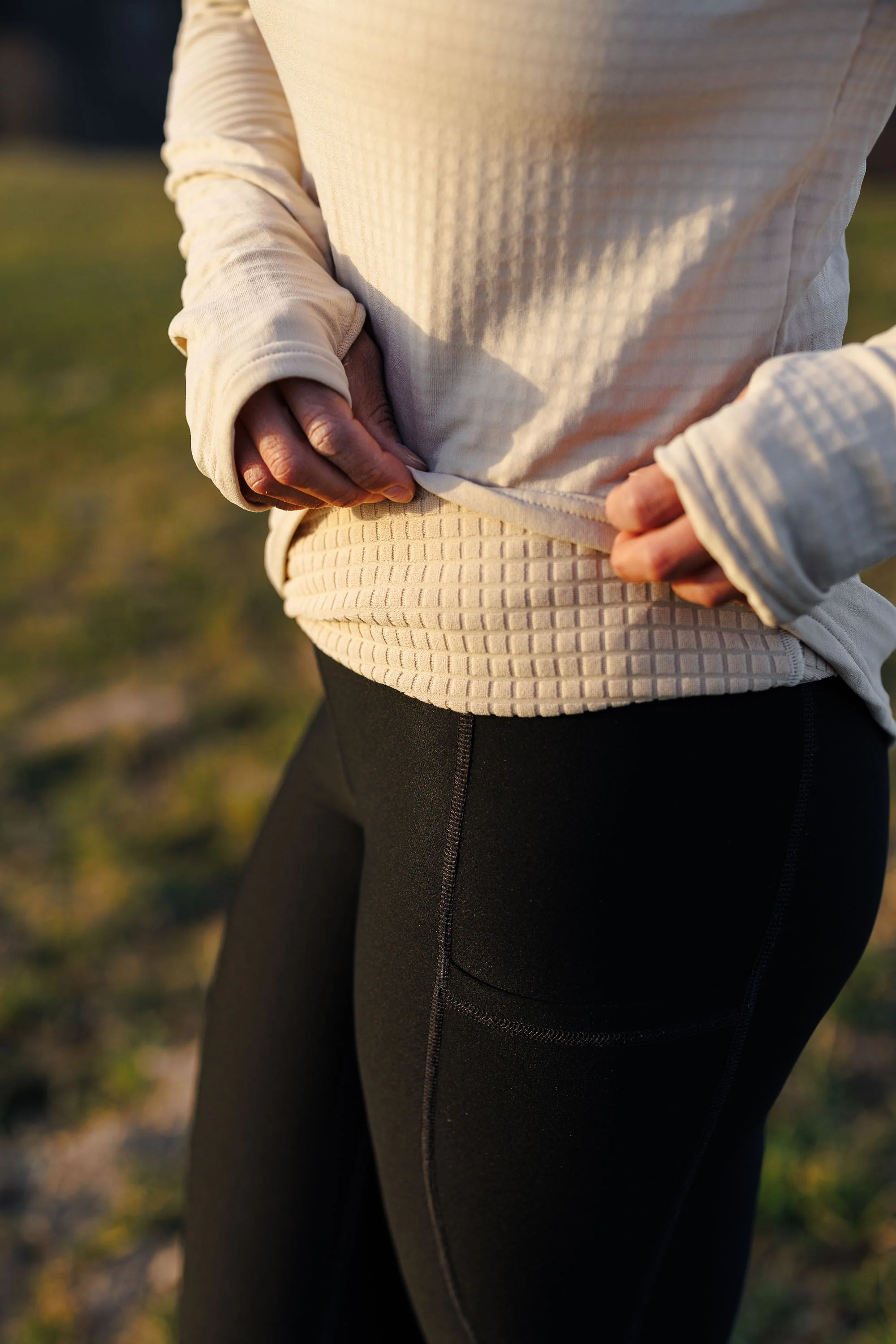 Elevate Hoody Sand - Image 16