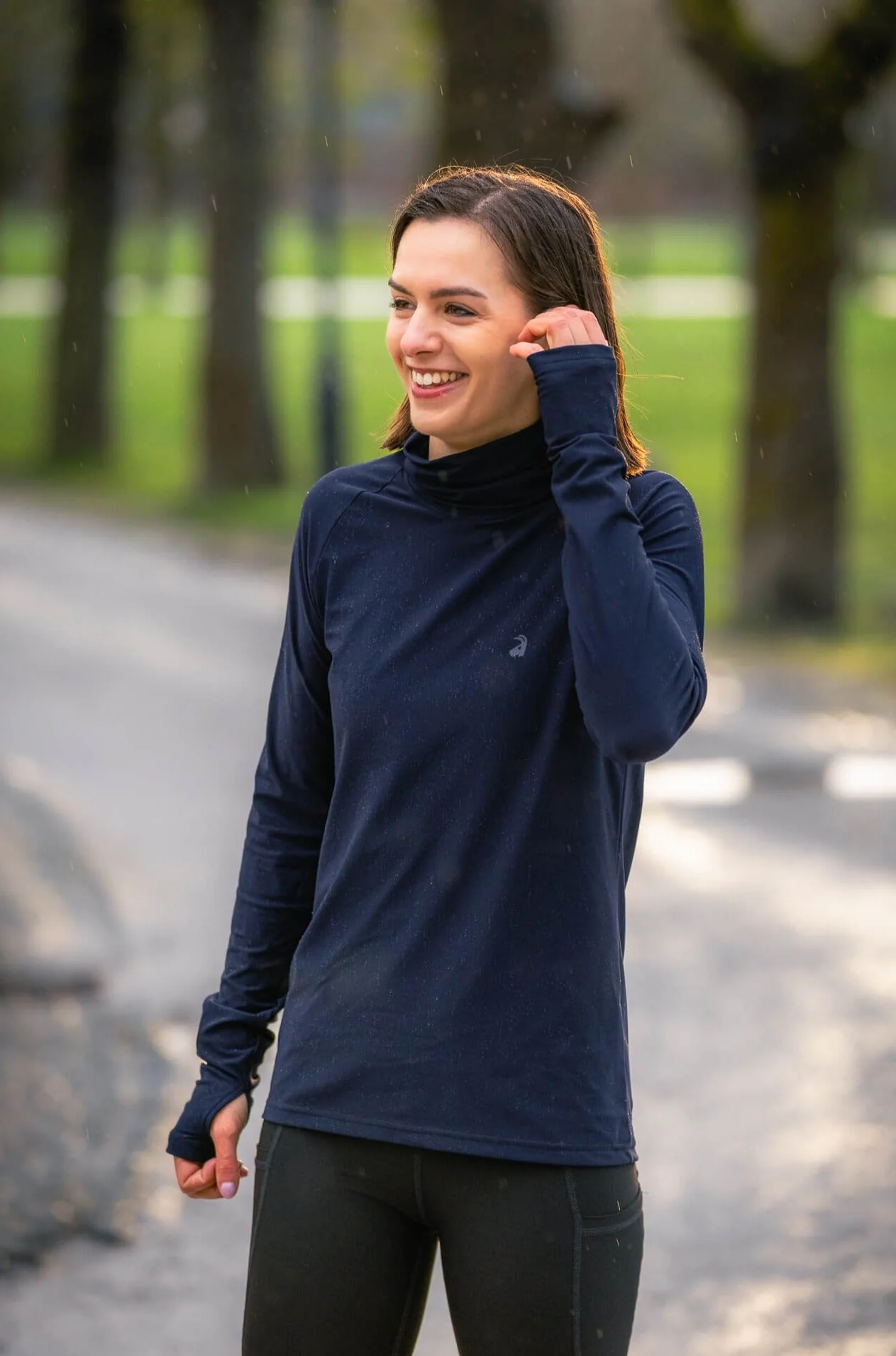 Momentum Sweater Dark Navy - Image 8
