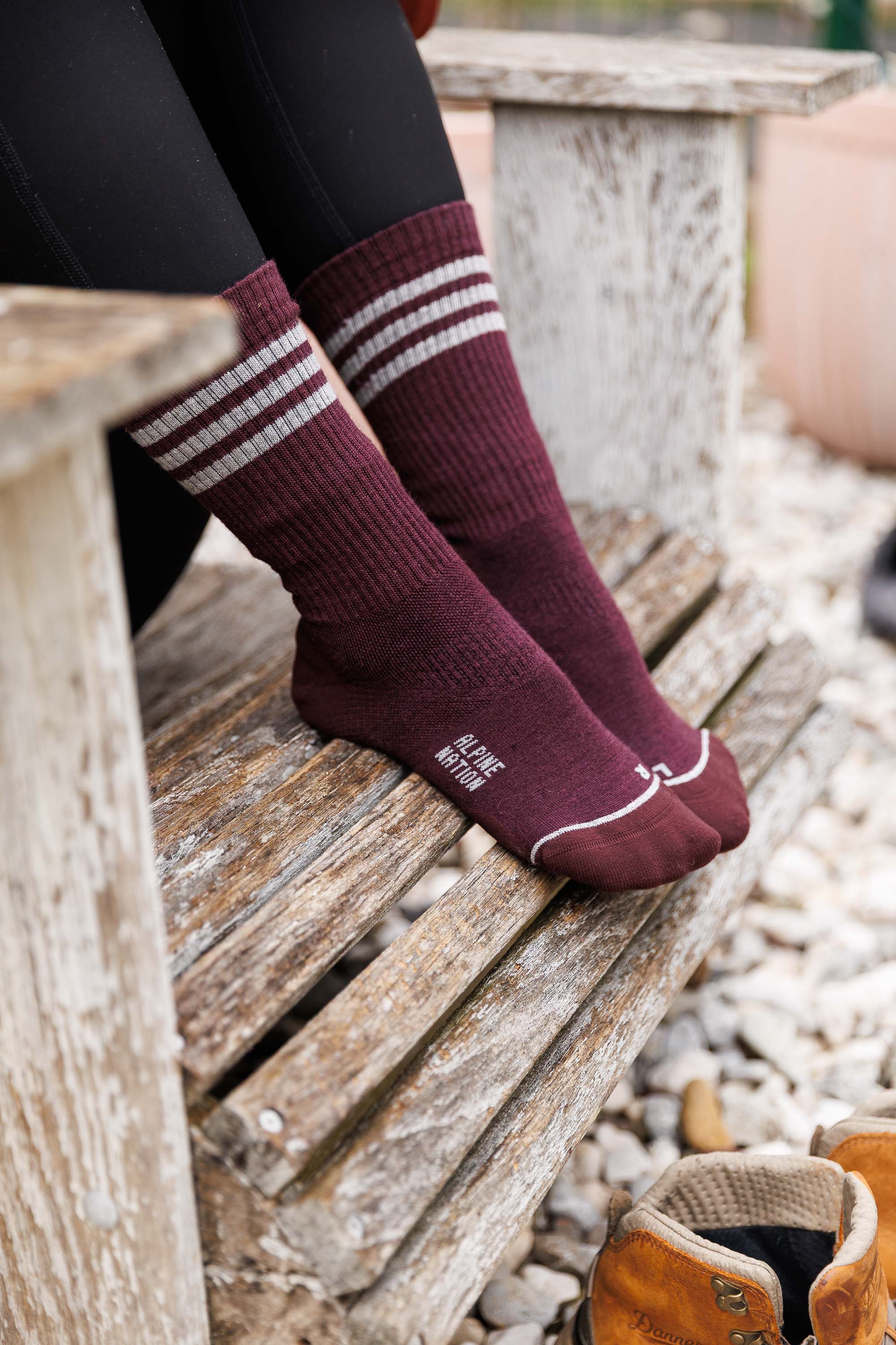 Seceda Light Merino Crew Socks Burgundy - Image 4