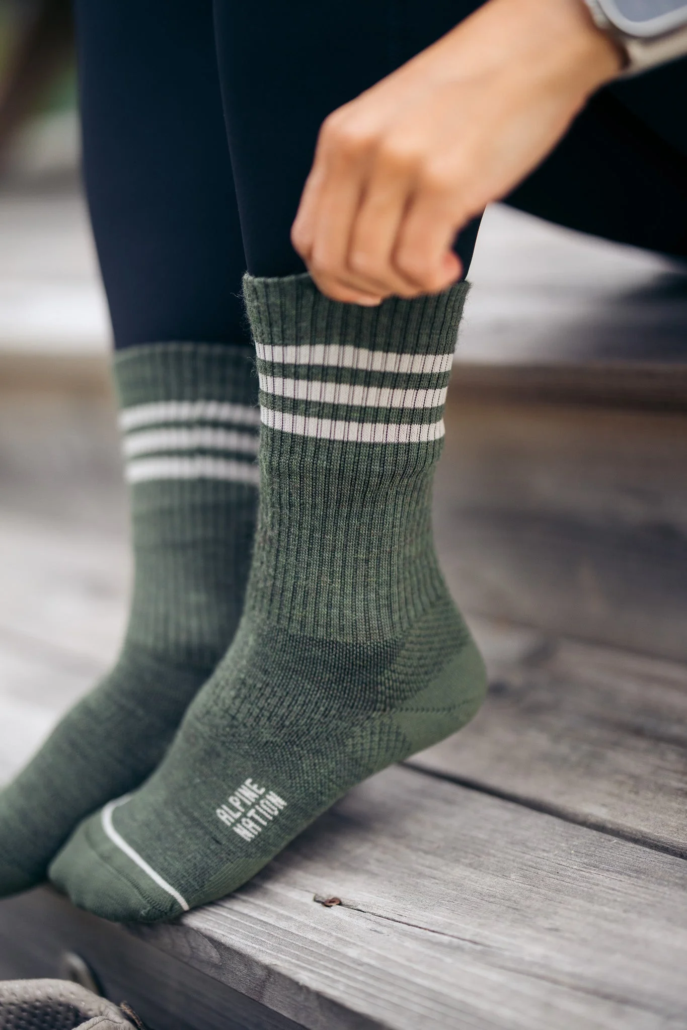 Seceda Light Merino Crew Socks Moss Green - Image 7