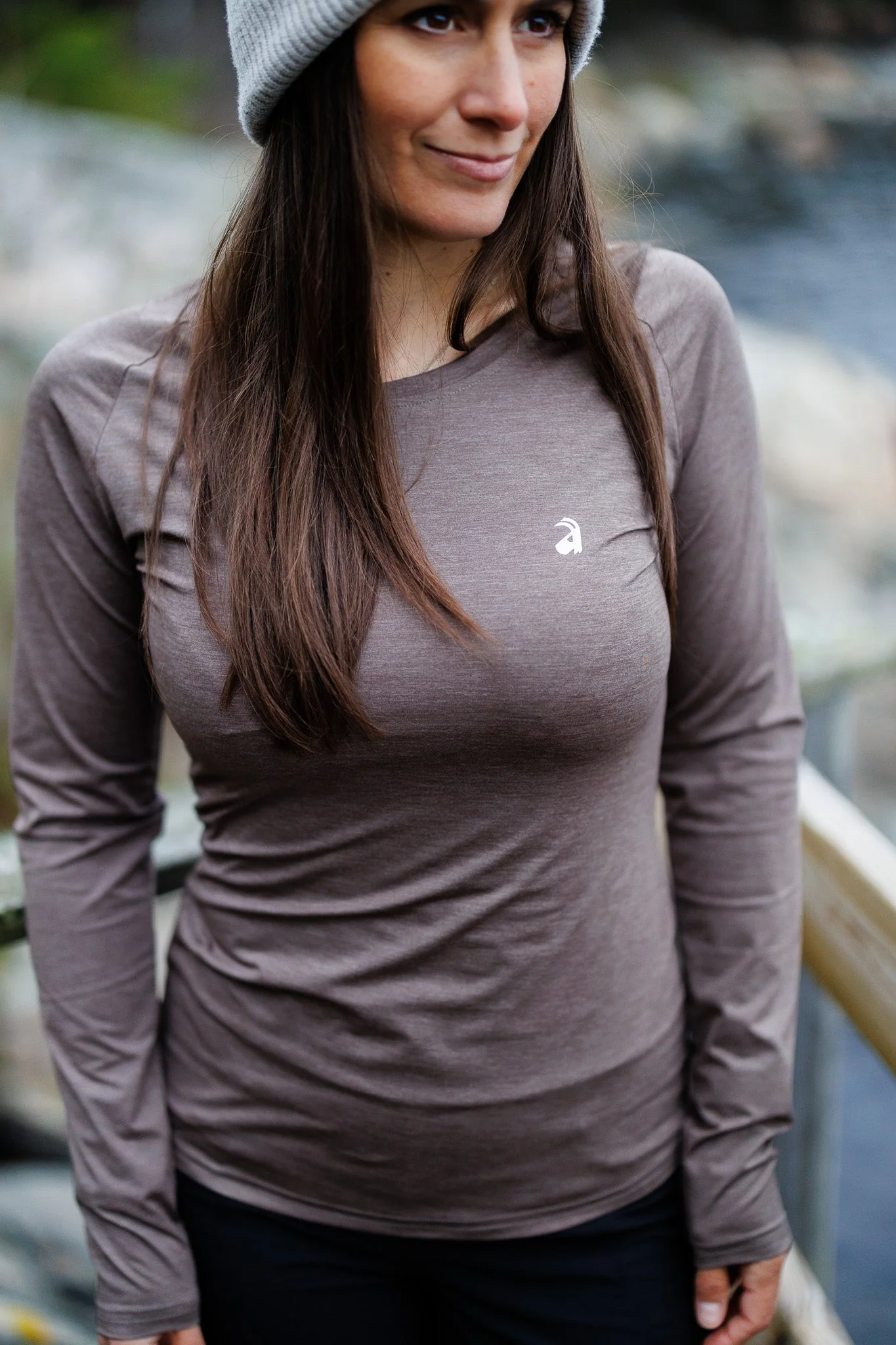Summit Long Sleeve Tee Dune - Image 4