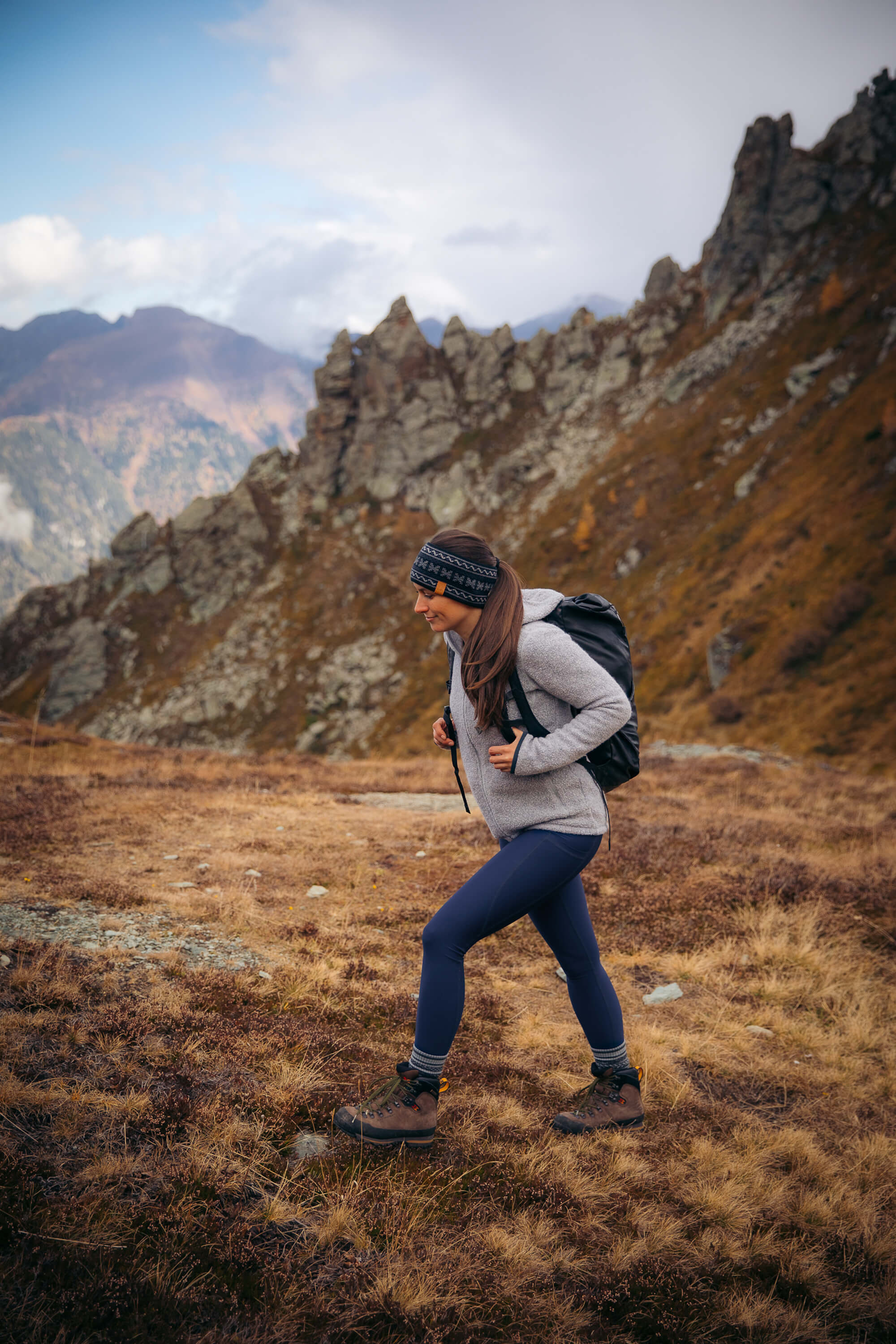 Summit Pocket Leggings Night Blue - Image 11