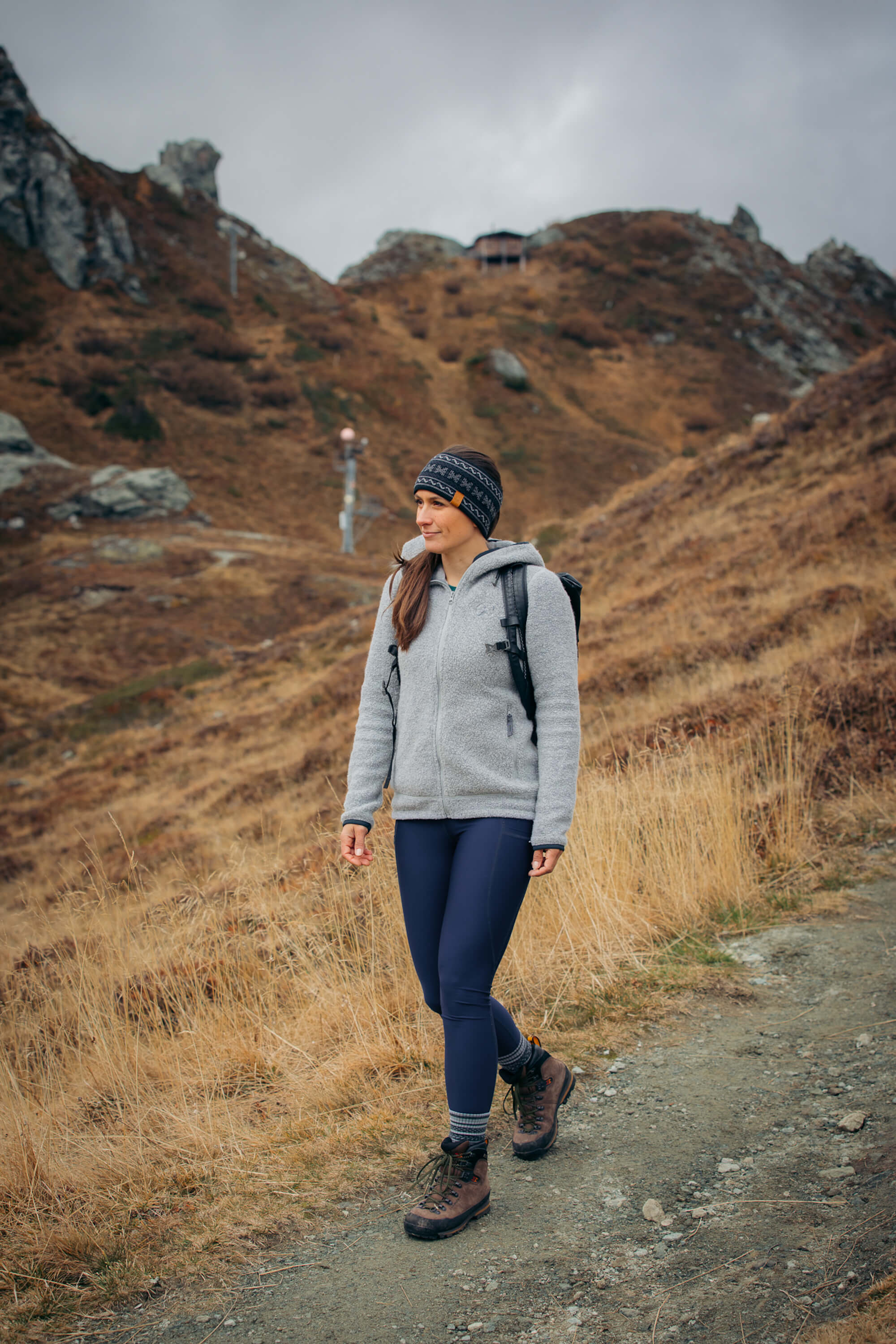 Summit Pocket Leggings Night Blue - Image 3